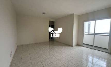 Apartamento com 3 quartos para alugar na Rua Pacajás, 120, Vila Pinheirinho, Santo André por R$ 2.600