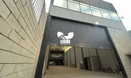 Barracão / Galpão / Depósito para alugar na Avenida Industrial, 2299, Campestre, Santo André por R$ 22.000