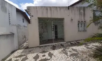 Casa à venda - Três Quartos - Área 300m² - Brasília - Feira de Santana - BA