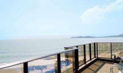 COBERTURA DUPLEX MOBILIADA COM PISCINA PRIVATIVA FRENTE MAR EM PENHA/SC