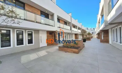 Sobrado com 3 dormitórios à venda, 240 m² por R$ 1.833.520,47 - Santo Inácio - Curitiba/PR