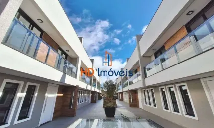 Sobrado com 3 suítes, 4 vagas à venda, 271 m²  à venda, 271 m² por R$ 2.069.457 - Santo Inácio - Curitiba/PR
