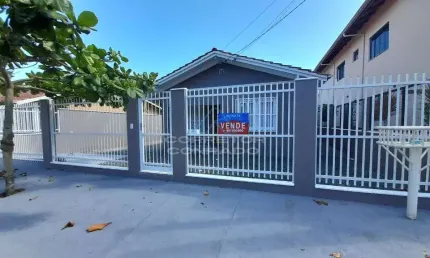 Casa com 3 quartos à venda na Rua Juiz Osvaldo Area Horn, 190, Meia Praia, Navegantes