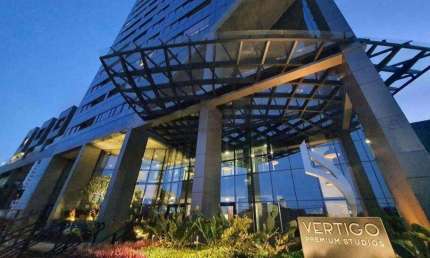 STUDIO EM ANDAR ALTO NO VERTIGO PREMIUM COM 2 SACADAS