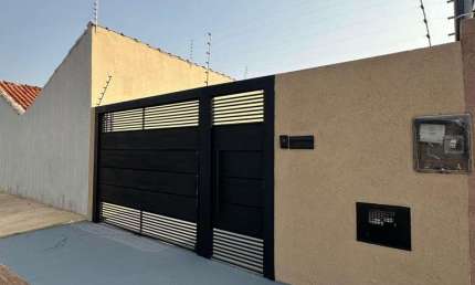 Casa com 2 quartos à venda na Costa Rica, 300, Jardim Presidente, Campo Grande por R$ 290.000