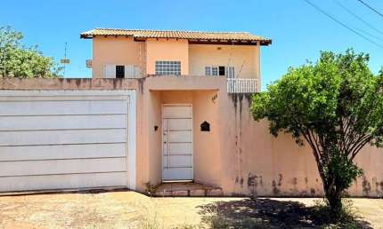 Casa com 2 quartos à venda na Feliciana Carolina, 52, Vila Planalto, Campo Grande por R$ 795.000