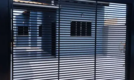 CASA NOVA COM ACABAMENTO DE ALTO PADRÃO- PRÓXIMO A UCDB