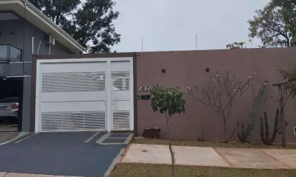 Linda casa térrea a apenas 1 km do Parque das Nações Indígenas