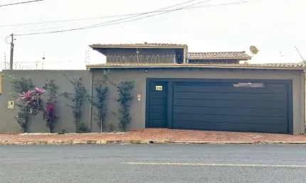 Casa com 3 quartos para alugar na Professor Hilário Da Rocha, 276, Vila Santo Eugênio, Campo Grande