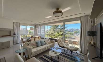 Apartamento com 3 quartos à venda na Rua Tipuana, 85, Atlântida, Xangri-Lá por R$ 1.600.000