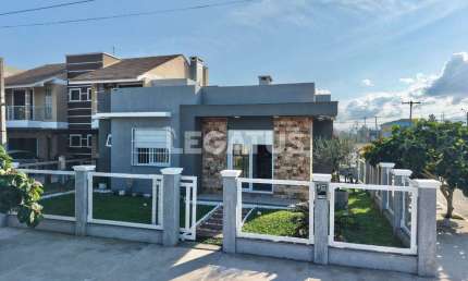 Casa com 3 quartos à venda na Rua San Conrado, 1228, Atlântida Sul (Distrito), Osório por R$ 615.000
