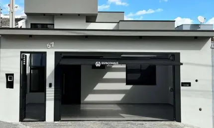Casa com 3 quartos à venda na Rua Elzira Ferrarezi Carotti, Vila Verde, Indaiatuba por R$ 858.000