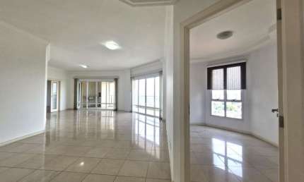 Apartamento com 4 quartos para alugar na Rua Nove de Julho, Centro, Indaiatuba por R$ 7.200