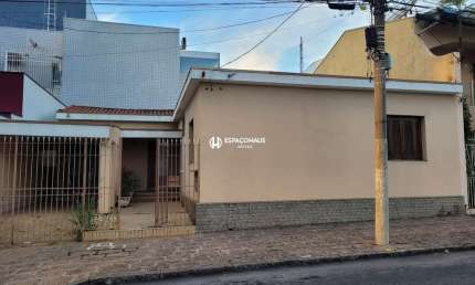 Casa com 3 quartos para alugar na Rua Sete de Setembro, Vila Sfeir, Indaiatuba por R$ 3.400