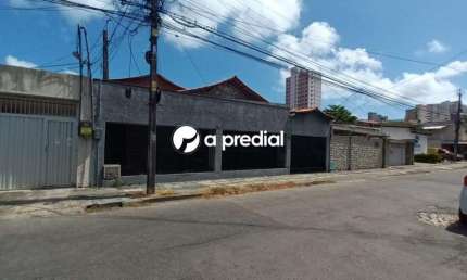 Excelente casa comercial plana, otima para clinicas e afins.