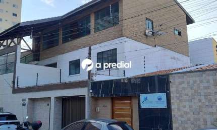 Casa Triplex: Conforto, Elegância e Potencial Comercial em Cada Detalhe!