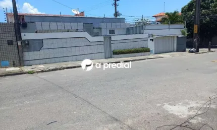 Casa comercial com 3 salas à venda no Tauape, Fortaleza 
