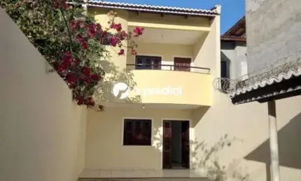 Uma linda casa com quartos grandes todos suites mais lavabo