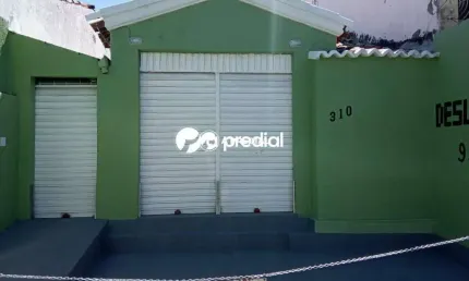 Loja com lavabo, a poucos metros do Extra supermercado.