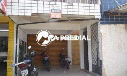 Loja com lavabo, quase esquina com Rua Barão de Aracati.