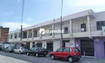 Sala com lavabo, esquina com Avenida Jovita Feitosa.