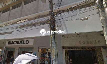 Sala em prédio comercial, próximo a Praça do Ferreira.