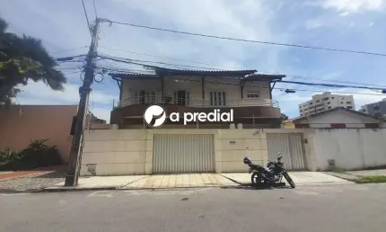 Oportunidade Única na Varjota: Espaço, Conforto e Exclusividade para Seu Negócio