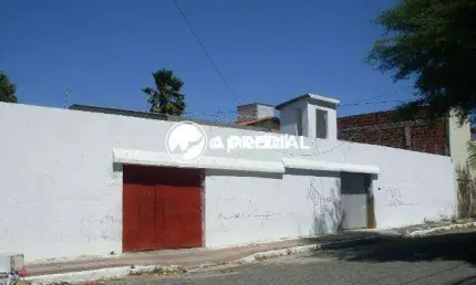 Casa Comercial para aluguel, 5 quartos, 1 suíte, 1 vaga, Fátima - Fortaleza/CE