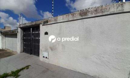 Casa para aluguel, 2 quartos, 2 suítes, 3 vagas, Vila União - Fortaleza/CE