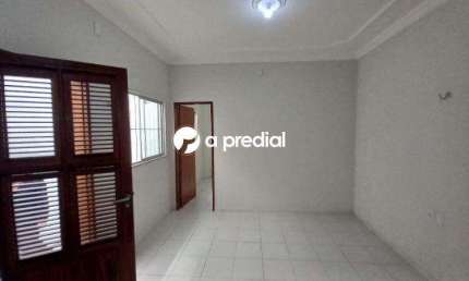 Kitnet no centro da cidade, com 1 sala, 1 quarto, 1 cozinha e 1 banheiro