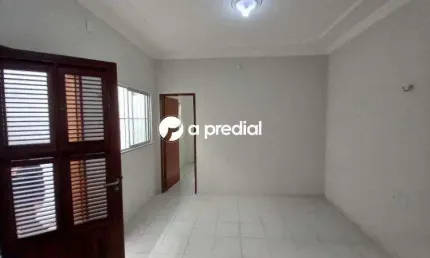 Kitnet no centro da cidade, com 1 sala, 1 quarto, 1 cozinha e 1 banheiro