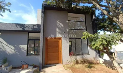 Casa térrea com piscina à venda no Jardim Jaraguá em Atibaia/SP
