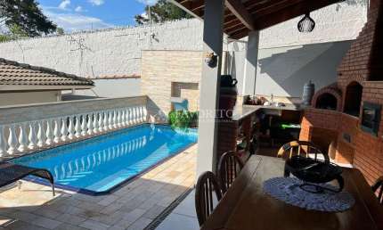 Casa Térrea à venda no Retiro das Fontes em Atibaia/SP