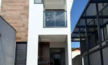 Sobrado com Piscina à venda no Jardim do Lago em Atibaia/SP