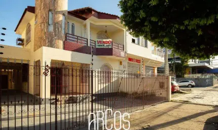 Casa com 3 quartos na Avenida Barão de Maruim, Centro