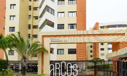 Apartamento no Residencial Gran Farol, no Bairro Coroa do Meio, 4 quartos