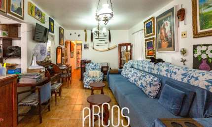 Casa na Atalaia, com 5 quartos sendo 2 suítes, 260m²