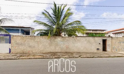 Lote à venda na Coroa do Meio, próximo ao Bar da Draga, com 465m²