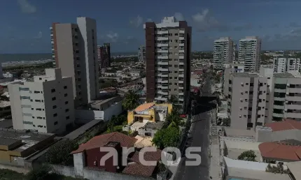 Casa na atalaia com 1350m² de terreno | 4 suítes, sendo 1 com banheira e 2 com closet | piscina | 400m da praia