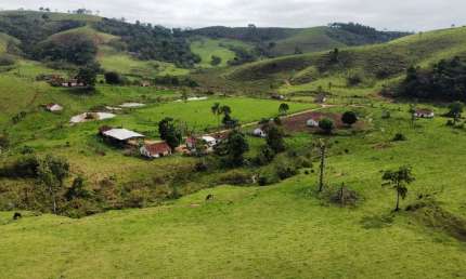 Linda fazenda a venda com 150 alqueires de terra em Ouro Fino -MG