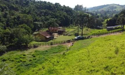Lindo sítio com 39 hectares a venda em jacutinga-mg
