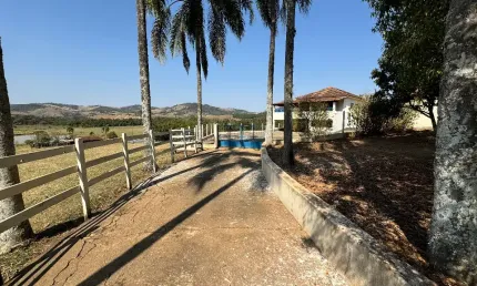 Chácara / sítio com 4 quartos à venda na Praça dos Andradas, Zona Rural, Jacutinga