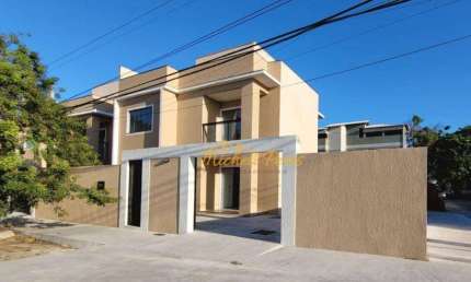 Maravilhosa casa triplex na quadra da praia de Costazul, com 3 quartos e terraço para uma gourmet, á venda - 110 m² - Costazul - Rio das Ostras/RJ