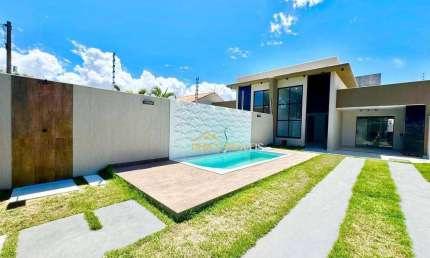 Belíssima casa linear alto padrão em meio lote, 3 quartos, com área gourmet à venda, 105 m² Ouro Verde/região de Costazul