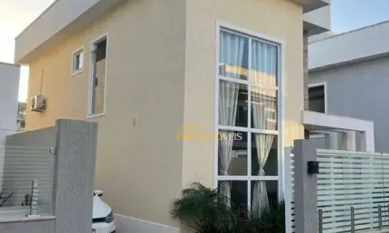 Oportunidade! Casa de Alto Padrão em Condomínio com 3 dormitórios à venda, 139 m² por R$ 840.000 Extensão do Bosque Rio das Ostras