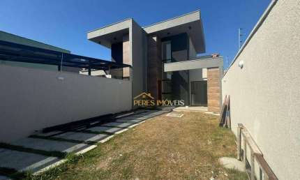 Casa de Alto Padrão com 3 Suites à venda no Centro de Rio das Ostras, com 108 m² por R$ 720.000