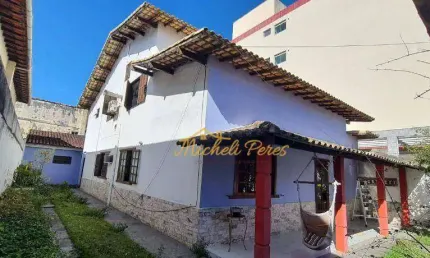 Excelente casa totalmente independente localizado no Centro de Rio das Ostras/RJ.