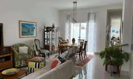 Casa com estilo e exclusividade 03 quartos no condominio mais procurado no cndminio Vale dos Cristais/ Macaé - RJ.