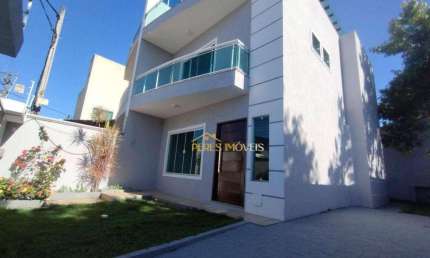 Maravilhosa casa Triplex pertinho da Lagoa de Iriri