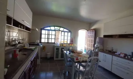 Casa  com 48mts total, localização privilegiada Centro de Rio das Ostras/RJ.